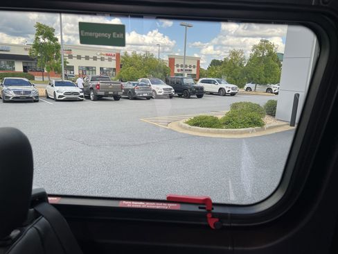 Certified 2024 Mercedes-Benz Sprinter 2500 image 18