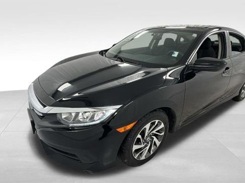 Used 2018 Honda Civic EX image 7