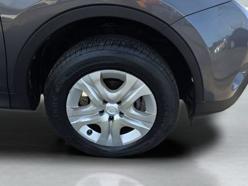 Used 2015 Toyota RAV4 LE FWD image 25