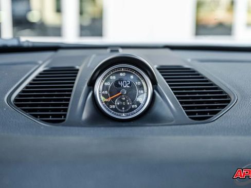 Used 2015 Porsche 911 Carrera 4S image 12