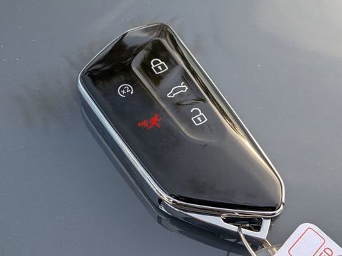 New 2026 Volkswagen Atlas SE image 29