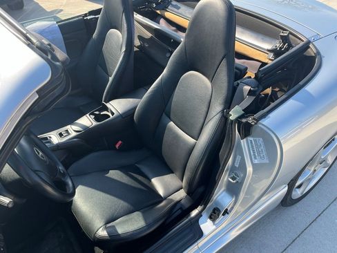 Used 2003 MAZDA MX-5 Miata image 16