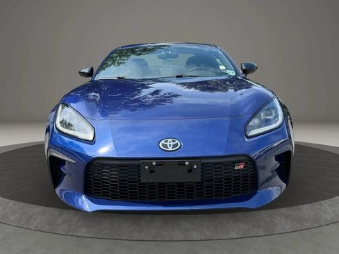 Used 2023 Toyota GR86 Premium w/ ALL Weather Mat Package (TMS) RWD image 2