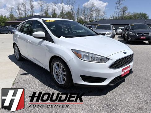 Used 2018 Ford Focus SE FWD image 1