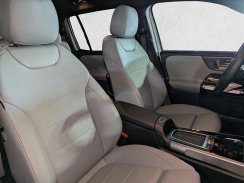 Used 2026 Mercedes-Benz GLB 250 image 23
