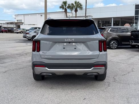 Certified 2024 Kia Sorento S w/ Panoramic Sunroof Package FWD image 6