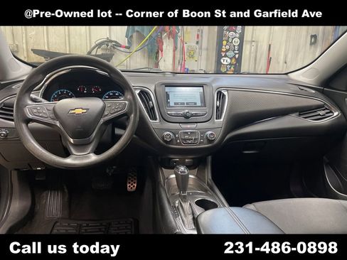Used 2016 Chevrolet Malibu LT FWD image 17