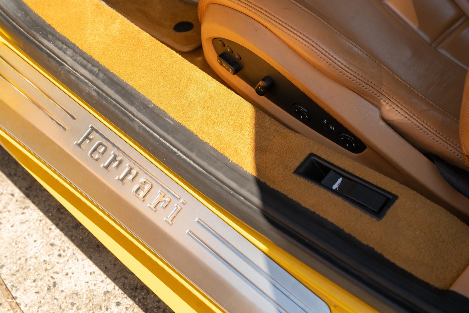Used 2014 Ferrari 458 Spider RWD image 29