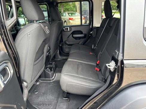 Used 2019 Jeep Wrangler Unlimited Sport S AWD/4WD image 14
