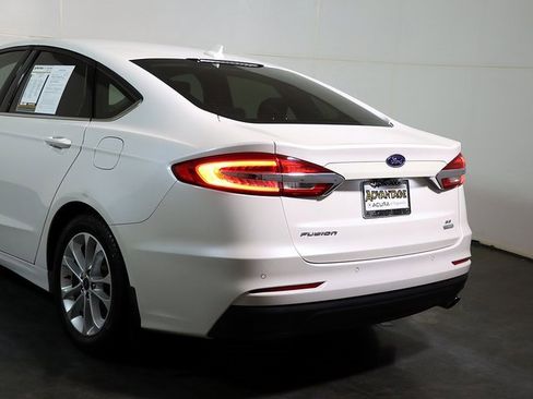 Used 2019 Ford Fusion SE image 11