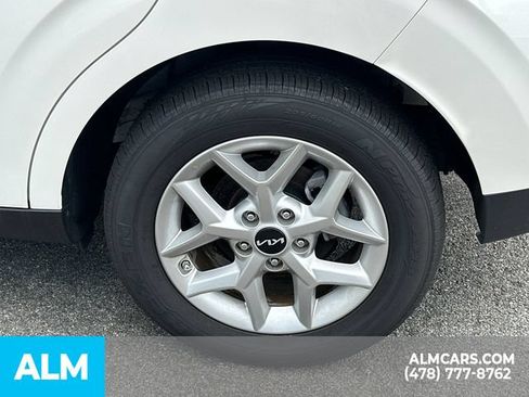 Used 2025 Kia Soul LX w/ LX Technology Package FWD image 22
