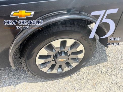 Used 2022 Chevrolet Silverado 2500 Custom w/ Custom Value Package AWD/4WD image 5