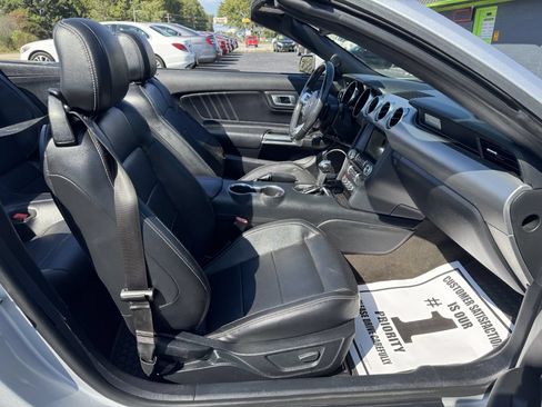 Used 2018 Ford Mustang Premium RWD image 9