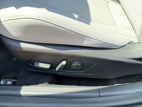New 2026 Hyundai Elantra Limited FWD image 16