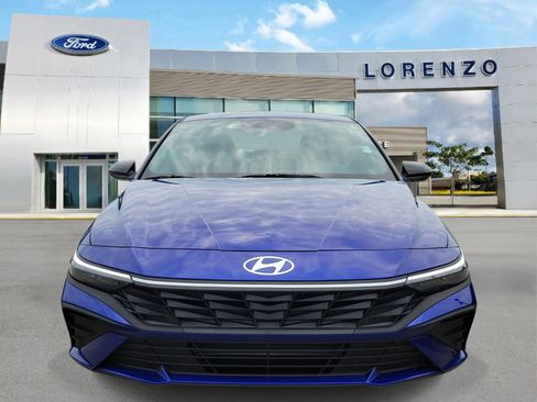 Used 2025 Hyundai Elantra Sport FWD image 2