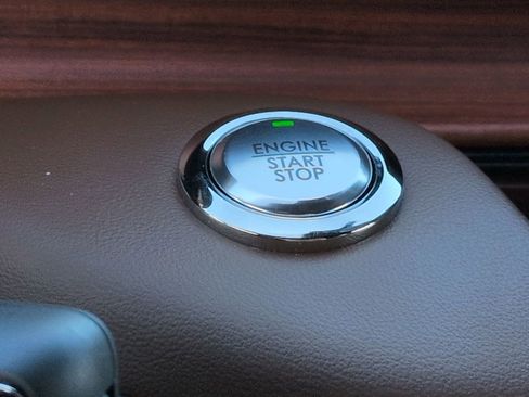 Used 2024 Lincoln Aviator Reserve w/ Equipment Group 201A image 27