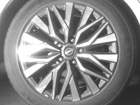 Used 2025 Nissan Altima 2.5 SV FWD image 15