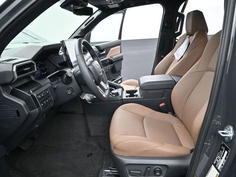 New 2025 Toyota 4Runner Limited image 12