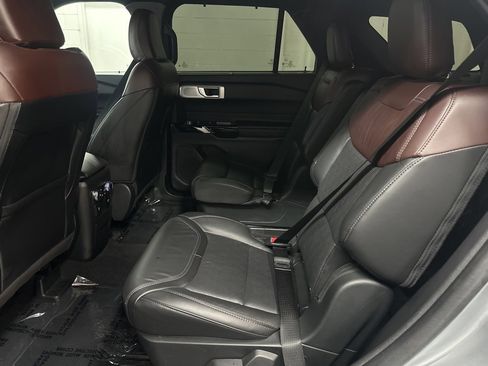 Used 2022 Ford Explorer Platinum w/ Equipment Group 601A image 36