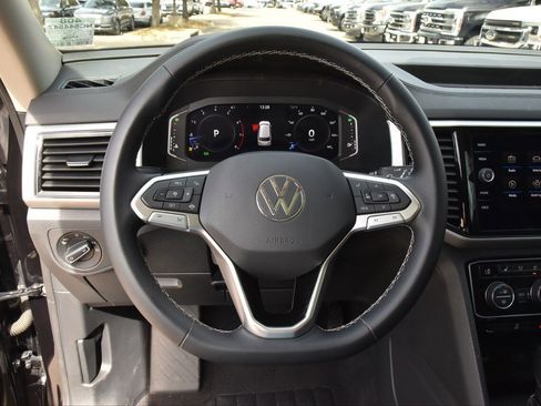 Used 2022 Volkswagen Atlas SE image 24