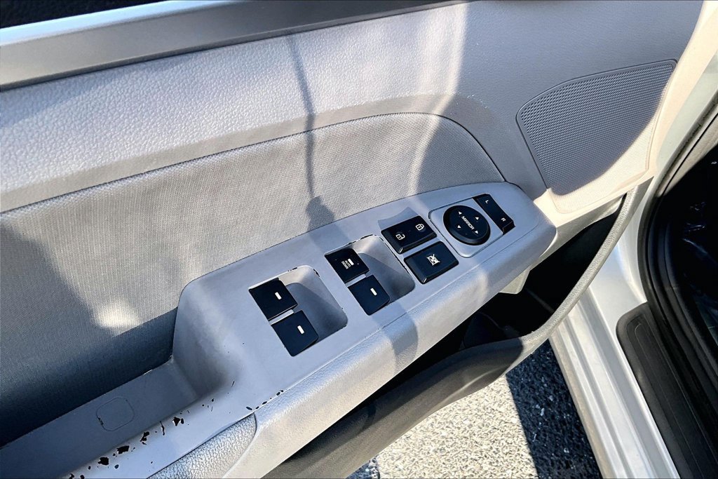Used 2020 Hyundai Elantra SEL FWD image 24