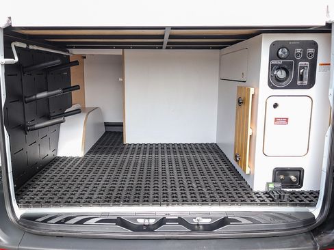Used 2024 Mercedes-Benz Sprinter 2500 image 38