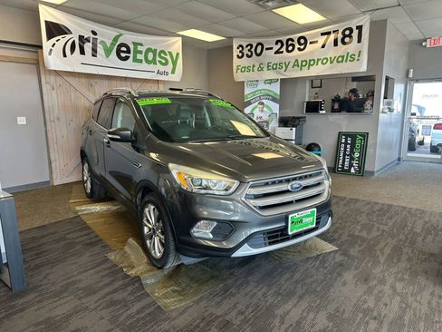 Used 2017 Ford Escape Titanium image 1