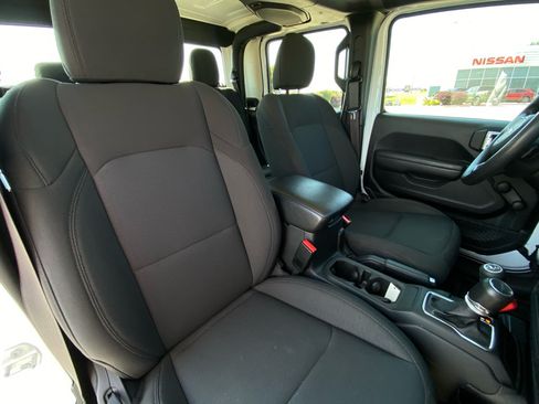 Used 2023 Jeep Gladiator Sport AWD/4WD image 15