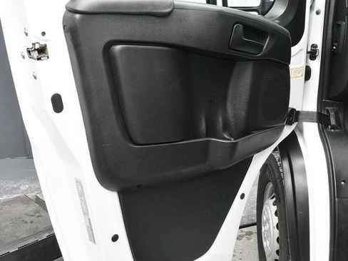 Used 2024 RAM ProMaster 2500 w/ Convenience Group FWD image 17