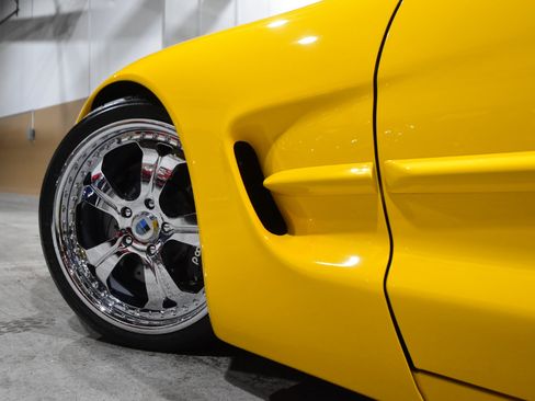 Used 2003 Chevrolet Corvette Convertible w/ Preferred Equipment Group1 image 11