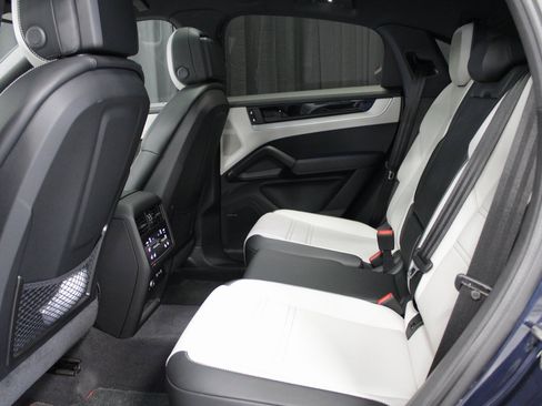 New 2026 Porsche Cayenne S image 21