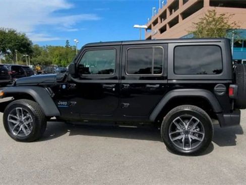 Used 2025 Jeep Wrangler Sport S w/ Convenience Group image 16