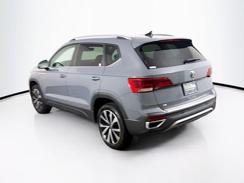 Used 2023 Volkswagen Taos SE FWD image 5