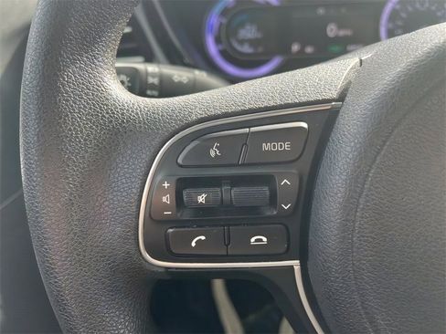 Used 2022 Kia Niro LX image 24