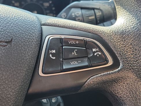 Used 2018 Ford Focus SE w/ SE Appearance Package FWD image 24