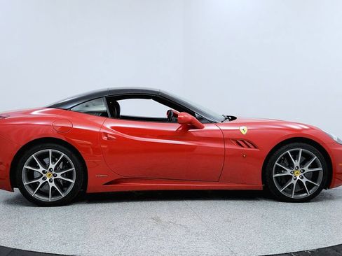 Used 2014 Ferrari California image 6