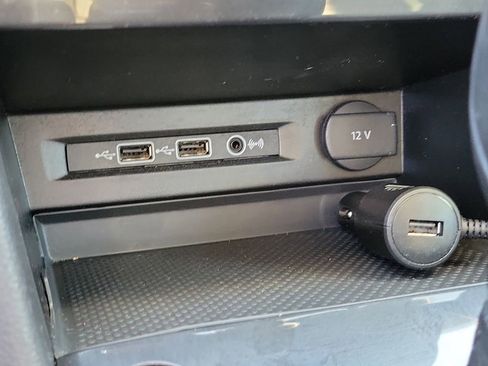 Used 2019 Volkswagen Tiguan SEL Premium image 31