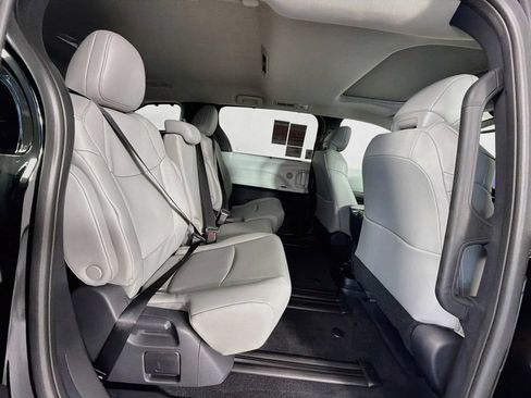 New 2026 Toyota Sienna XLE FWD image 27