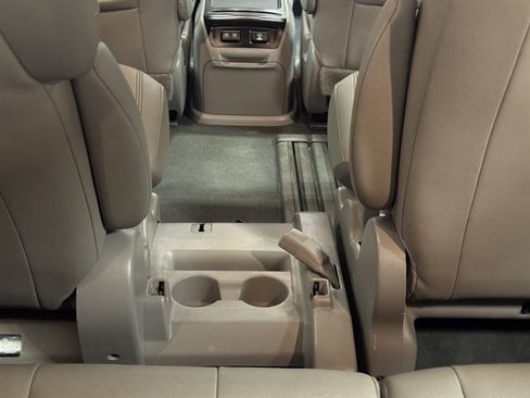 Used 2020 Toyota Sienna XLE Premium FWD image 21