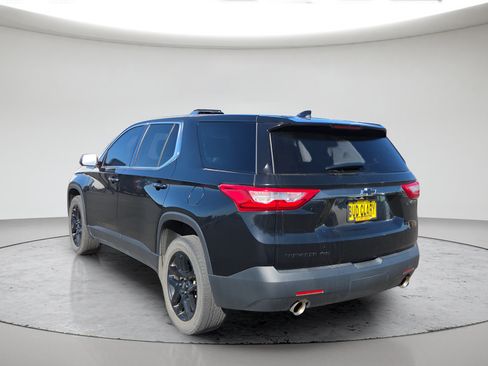 Used 2021 Chevrolet Traverse LS w/ LPO, Blackout Package AWD/4WD image 17