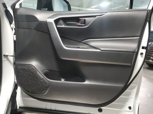 Used 2021 Toyota RAV4 LE FWD image 24