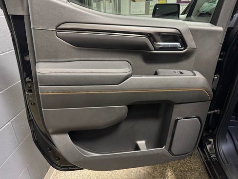 Used 2024 GMC Sierra 1500 AT4 w/ Technology Package image 10