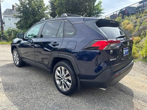Used 2019 Toyota RAV4 XLE Premium w/ Cold Weather Package AWD/4WD image 3