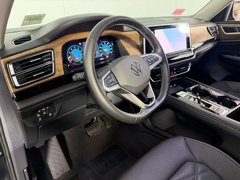 Used 2024 Volkswagen Atlas SE FWD image 21