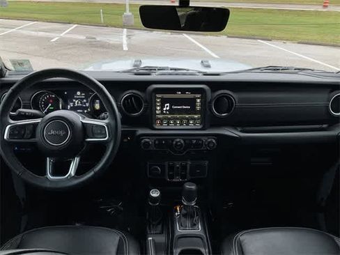 Used 2023 Jeep Wrangler Sahara w/ Cold Weather Group image 19