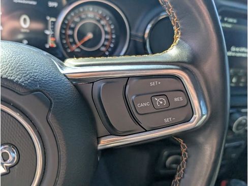 Used 2022 Jeep Gladiator Overland image 19