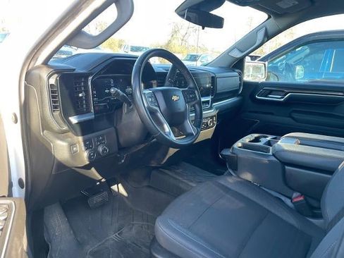 Used 2023 Chevrolet Silverado 1500 LT image 7