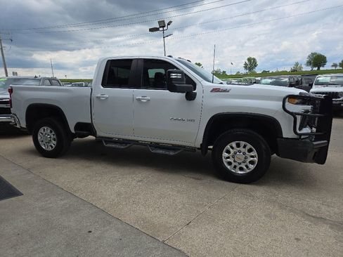 Used 2024 Chevrolet Silverado 2500 LT AWD/4WD image 13