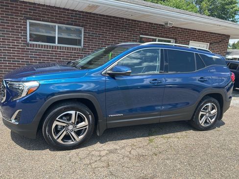 Used 2021 GMC Terrain SLT w/ Infotainment Package II AWD/4WD image 1