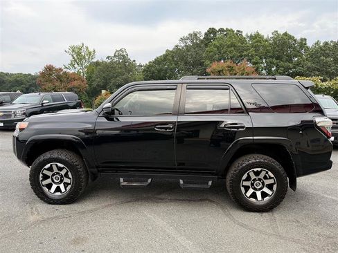 Used 2018 Toyota 4Runner TRD Off-Road image 8